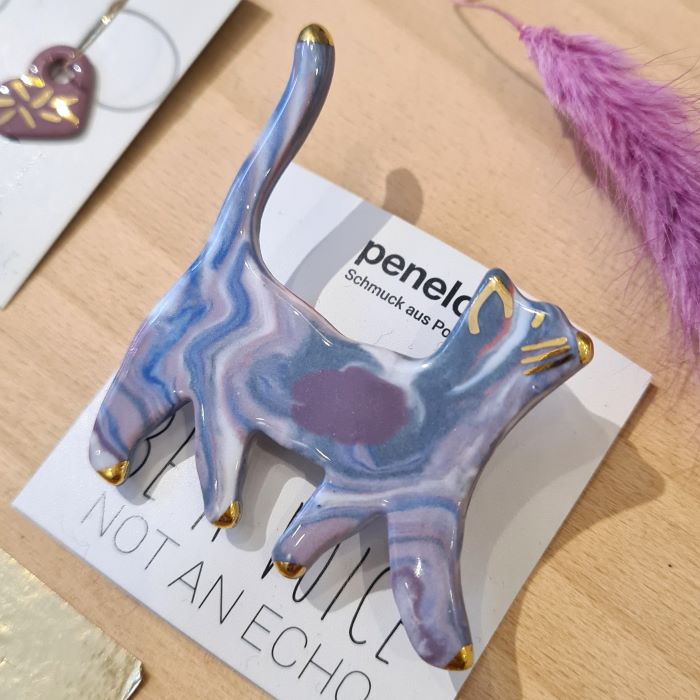 Schmuck im Nerikomistil